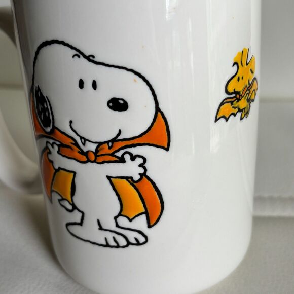 Peanuts Snoopy Woodstock Fall Halloween Hand Painted 2 Sided 16 oz. Coffee Mug H - Picture 3 of 7